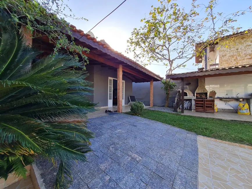 Foto 4 de Casa com 3 quartos à venda e para alugar, 500m2 em Bertioga - SP