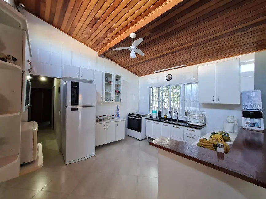 Foto 8 de Casa com 3 quartos à venda e para alugar, 500m2 em Bertioga - SP