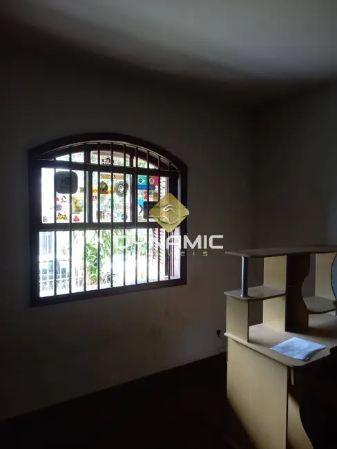Casa com 3 quartos à venda, 360m2 em Santa Amélia, Belo Horizonte - MG - imagem 5 Foto 5 de Casa com 3 quartos à venda, 360m2 em Santa Amélia, Belo Horizonte - MG
