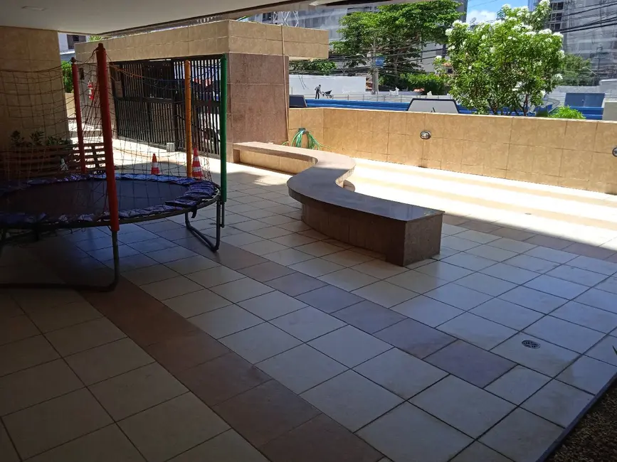 Apartamento com 3 quartos à venda, 147m2 em Ponta Verde, Maceio - AL - imagem 3 Foto 3 de Apartamento com 3 quartos à venda, 147m2 em Ponta Verde, Maceio - AL