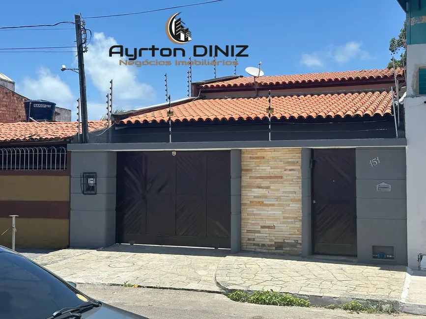 Foto 1 de Casa com 3 quartos à venda, 140m2 em Poço, Maceio - AL