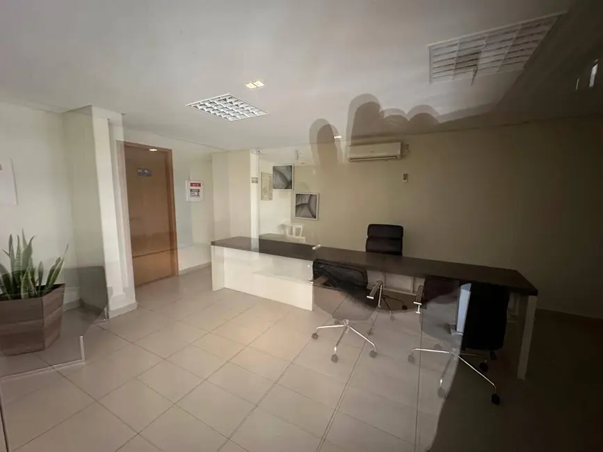 Apartamento com 3 quartos à venda, 74m2 em Ponta Verde, Maceio - AL - imagem 4 Foto 4 de Apartamento com 3 quartos à venda, 74m2 em Ponta Verde, Maceio - AL