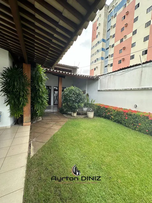 Foto 3 de Casa com 4 quartos à venda, 350m2 em Jatiúca, Maceio - AL