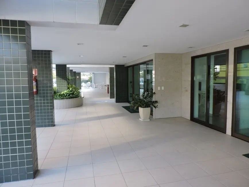 Apartamento com 3 quartos à venda, 144m2 em Ponta Verde, Maceio - AL - imagem 4 Foto 4 de Apartamento com 3 quartos à venda, 144m2 em Ponta Verde, Maceio - AL