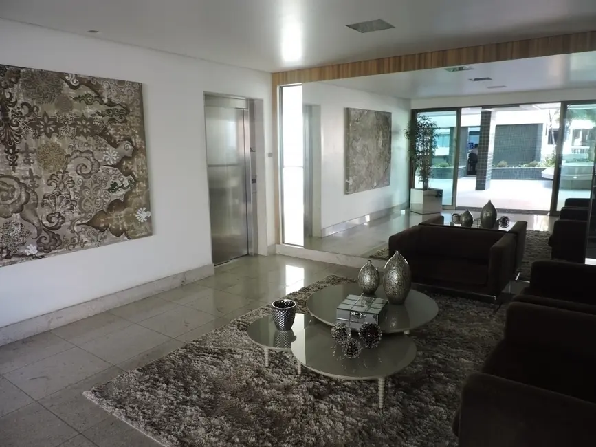 Apartamento com 3 quartos à venda, 144m2 em Ponta Verde, Maceio - AL - imagem 3 Foto 3 de Apartamento com 3 quartos à venda, 144m2 em Ponta Verde, Maceio - AL