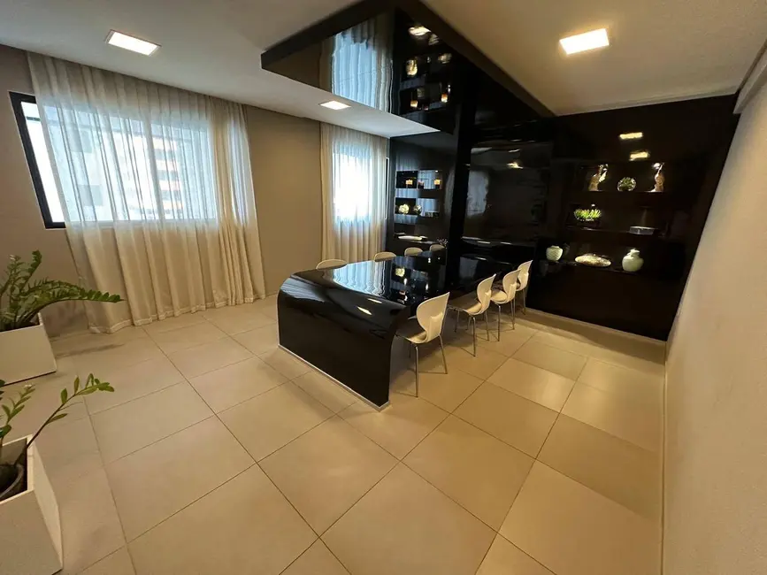 Apartamento com 3 quartos à venda, 117m2 em Ponta Verde, Maceio - AL - imagem 8 Foto 8 de Apartamento com 3 quartos à venda, 117m2 em Ponta Verde, Maceio - AL