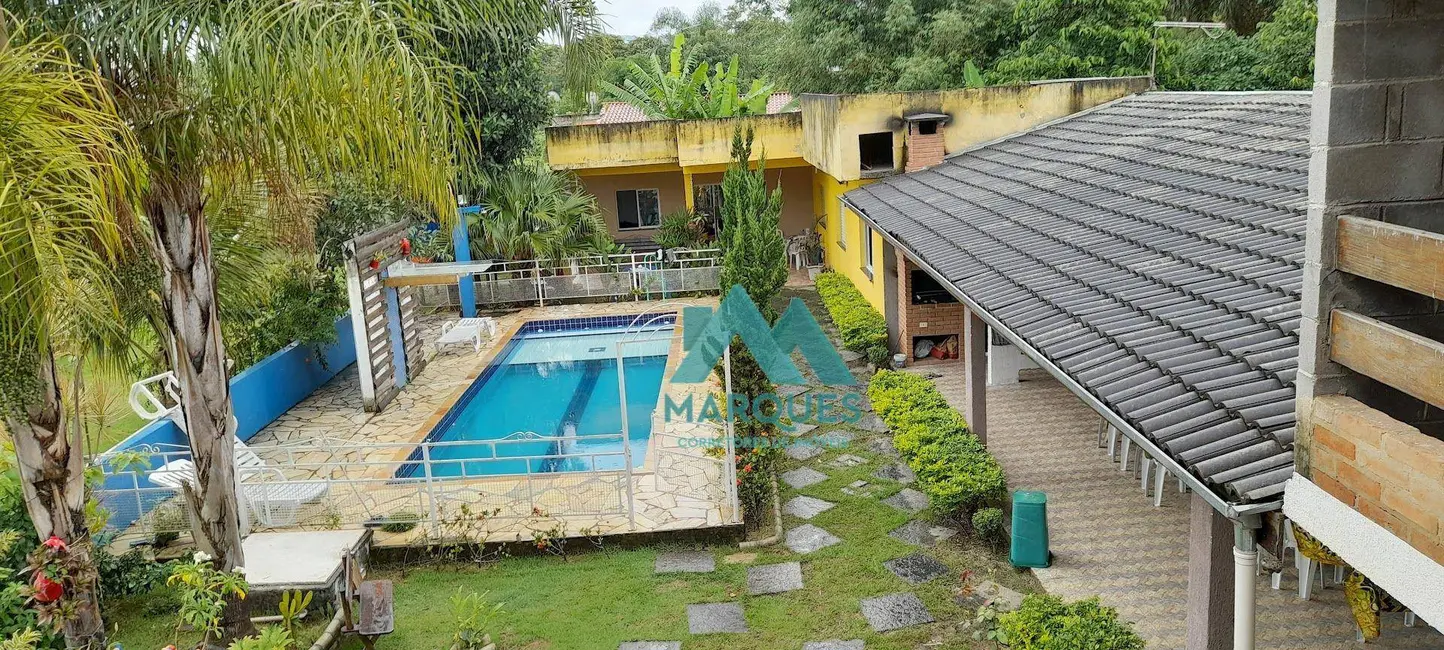 Foto 1 de Chácara com 4 quartos à venda, 1200m2 em Vila Menino Jesus, Cacapava - SP