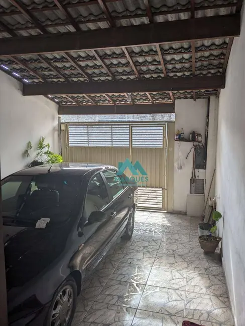 Foto 1 de Sobrado com 2 quartos à venda, 120m2 em Vila Santos, Cacapava - SP