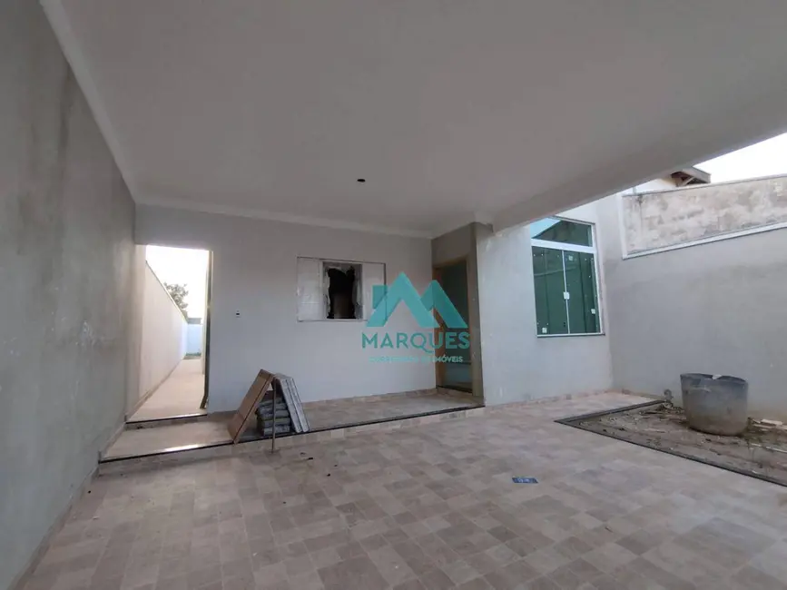 Foto 2 de Casa com 3 quartos à venda, 250m2 em Residencial Esperança, Cacapava - SP