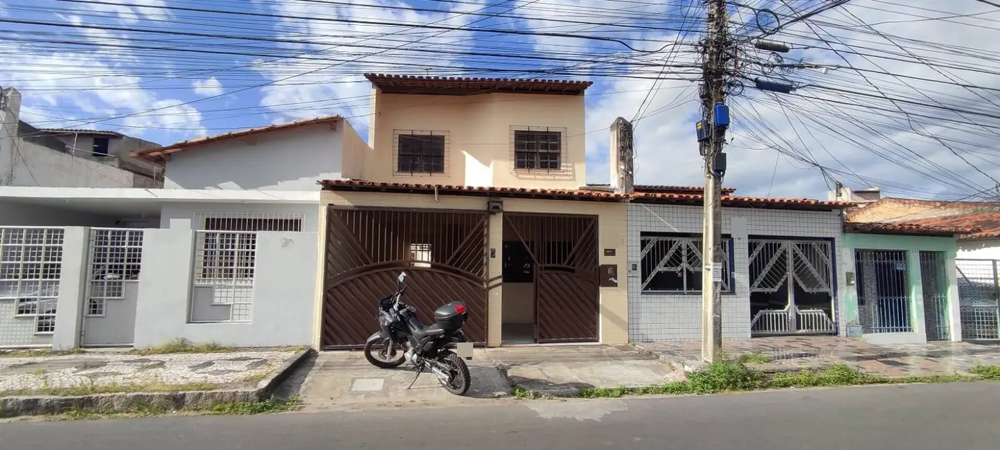 Foto 1 de Casa com 3 quartos à venda em Jardim Cruzeiro, Feira De Santana - BA