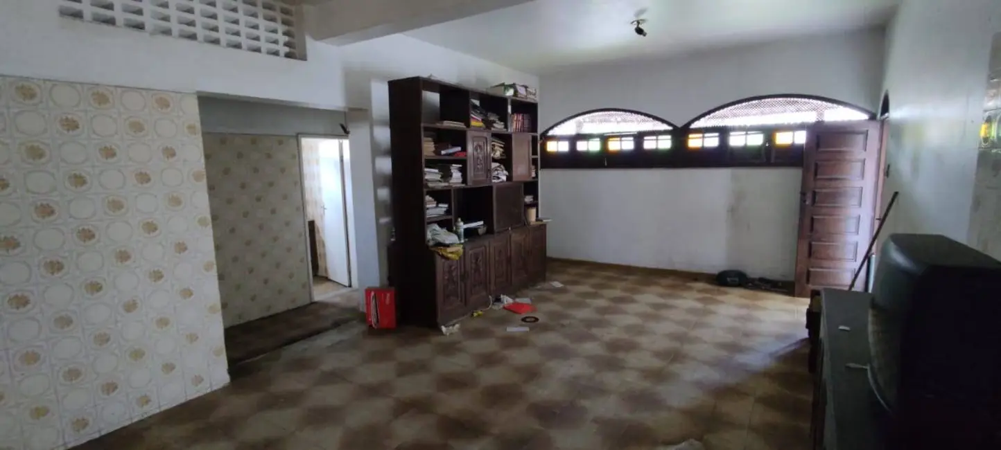 Casa com 3 quartos à venda, 523m2 em Muchila, Feira De Santana - BA - imagem 3 Foto 3 de Casa com 3 quartos à venda, 523m2 em Muchila, Feira De Santana - BA