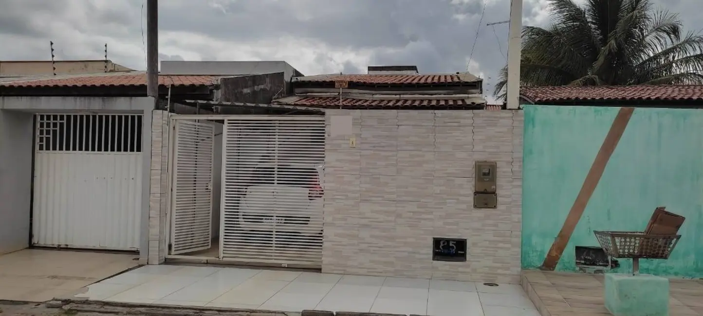Foto 1 de Casa com 2 quartos à venda, 140m2 em Papagaio, Feira De Santana - BA