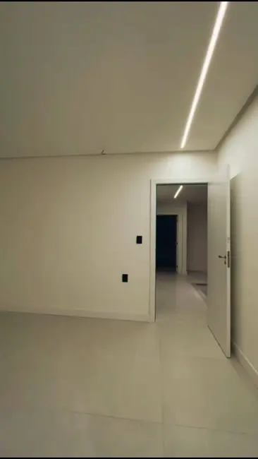 Casa com 4 quartos à venda, 274m2 em Papagaio, Feira De Santana - BA - imagem 9 Foto 9 de Casa com 4 quartos à venda, 274m2 em Papagaio, Feira De Santana - BA