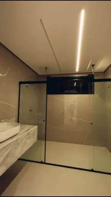 Casa com 4 quartos à venda, 274m2 em Papagaio, Feira De Santana - BA - imagem 8 Foto 8 de Casa com 4 quartos à venda, 274m2 em Papagaio, Feira De Santana - BA