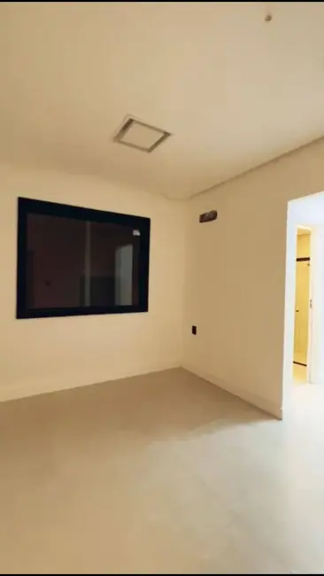 Casa com 4 quartos à venda, 274m2 em Papagaio, Feira De Santana - BA - imagem 7 Foto 7 de Casa com 4 quartos à venda, 274m2 em Papagaio, Feira De Santana - BA