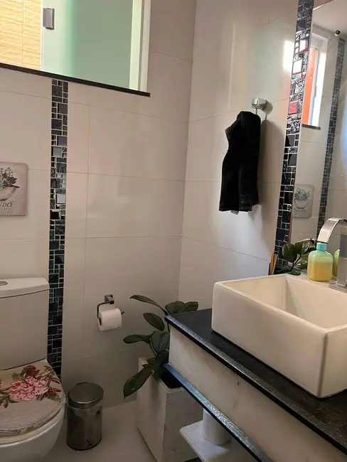 Foto 4 de Casa com 3 quartos à venda, 175m2 em Santa Mônica, Feira De Santana - BA