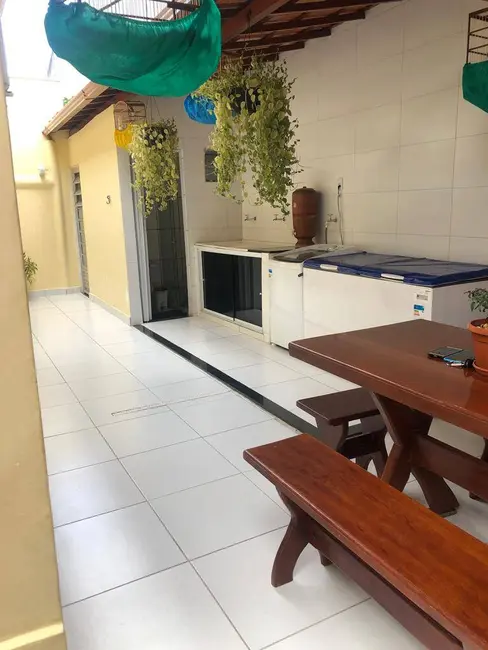 Foto 1 de Casa com 3 quartos à venda, 200m2 em Papagaio, Feira De Santana - BA