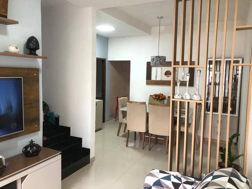 Foto 2 de Casa com 4 quartos à venda, 180m2 em Mangabeira, Feira De Santana - BA