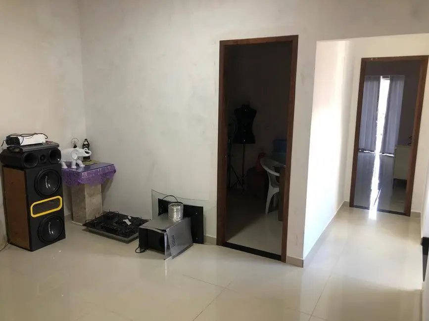 Casa com 4 quartos à venda, 180m2 em Mangabeira, Feira De Santana - BA - imagem 9 Foto 9 de Casa com 4 quartos à venda, 180m2 em Mangabeira, Feira De Santana - BA