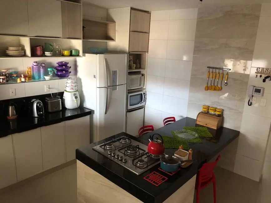 Casa com 4 quartos à venda, 180m2 em Mangabeira, Feira De Santana - BA - imagem 6 Foto 6 de Casa com 4 quartos à venda, 180m2 em Mangabeira, Feira De Santana - BA