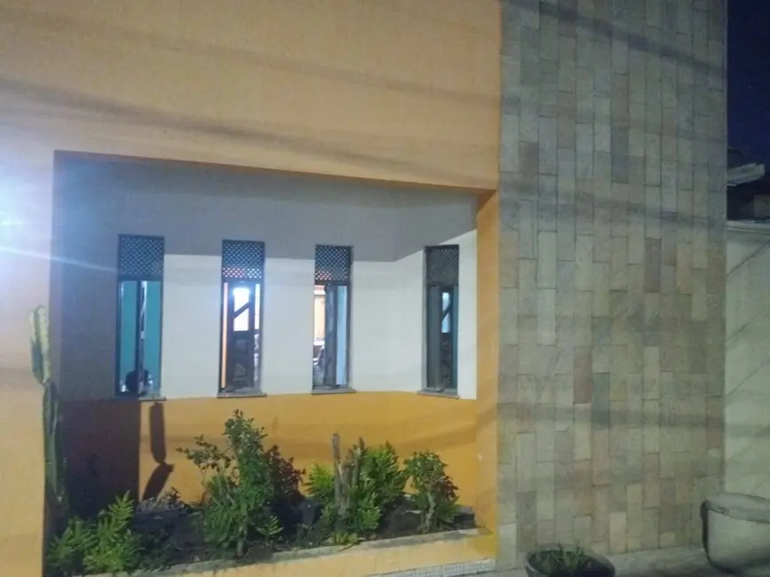 Foto 2 de Casa com 3 quartos à venda, 220m2 em Santa Mônica, Feira De Santana - BA