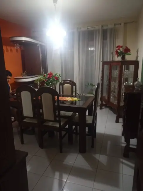 Foto 8 de Casa com 3 quartos à venda, 220m2 em Santa Mônica, Feira De Santana - BA