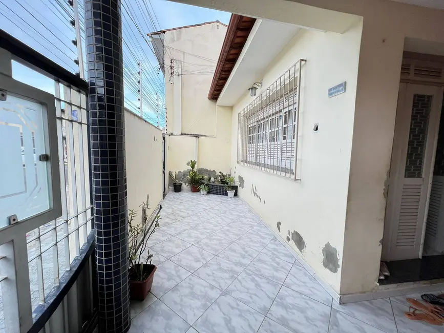 Foto 2 de Casa com 5 quartos à venda, 200m2 em Ponto Central, Feira De Santana - BA