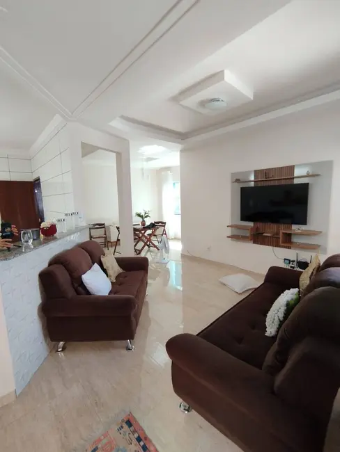 Foto 3 de Casa com 2 quartos à venda, 110m2 em Mangabeira, Feira De Santana - BA