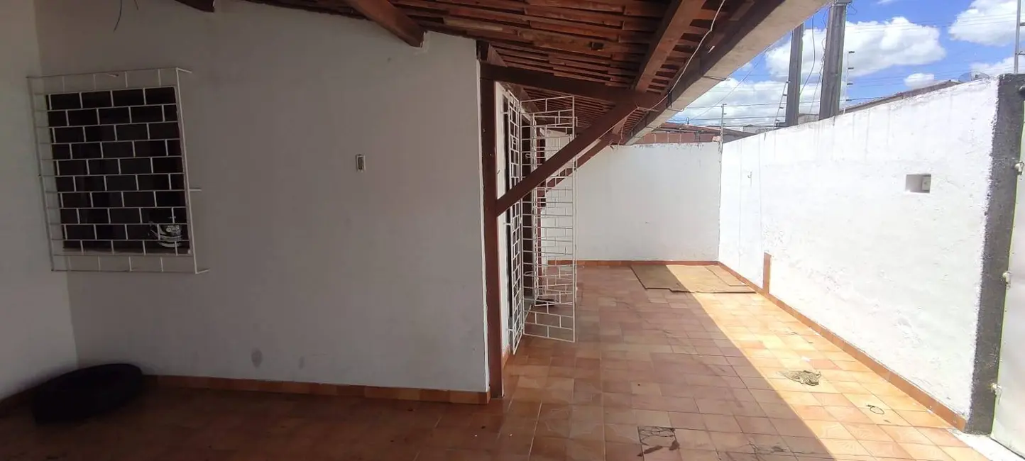 Foto 1 de Casa com 3 quartos à venda em Brasília, Feira De Santana - BA