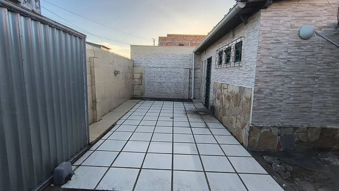 Foto 2 de Casa com 6 quartos à venda, 264m2 em Parque Ipê, Feira De Santana - BA
