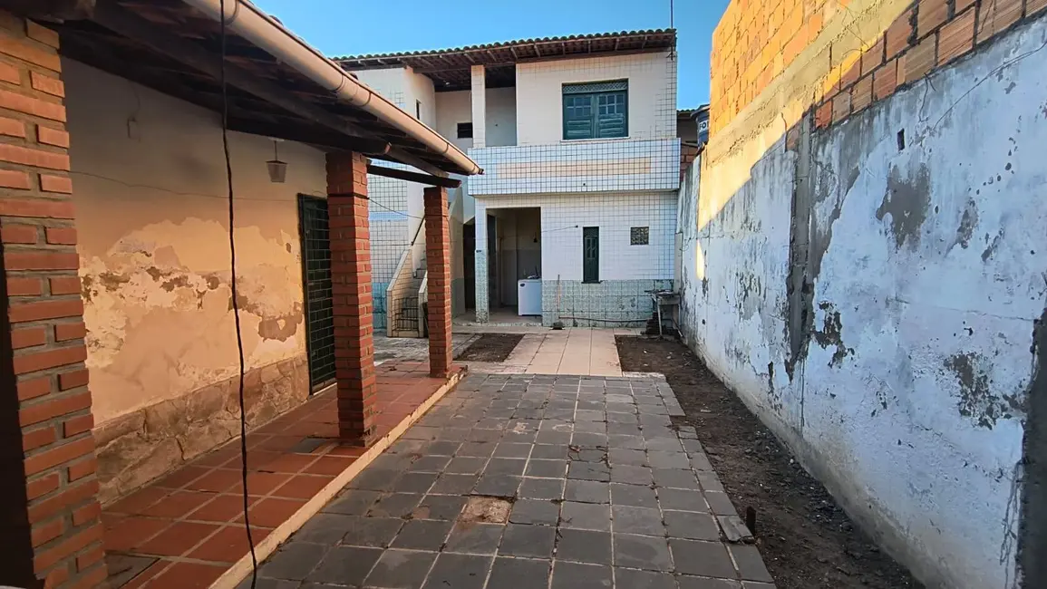 Foto 9 de Casa com 6 quartos à venda, 264m2 em Parque Ipê, Feira De Santana - BA