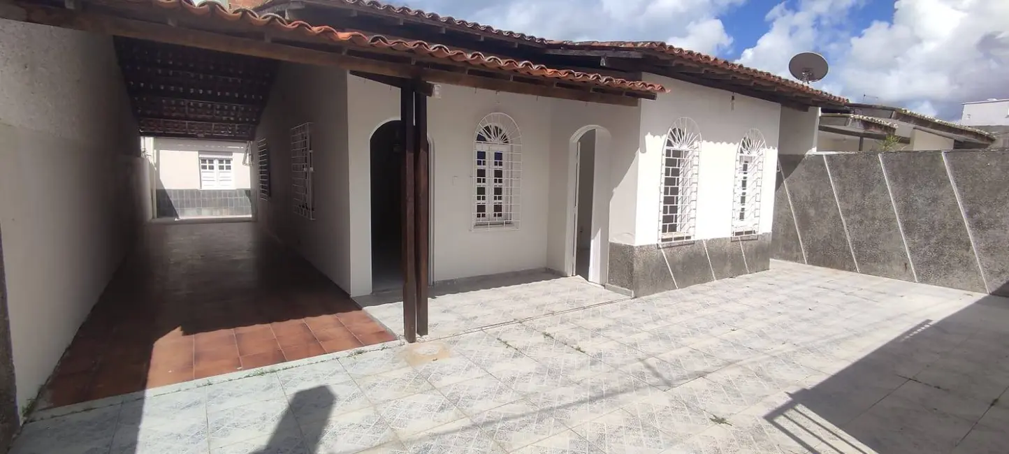 Foto 2 de Casa de Condomínio com 3 quartos à venda em Capuchinhos, Feira De Santana - BA