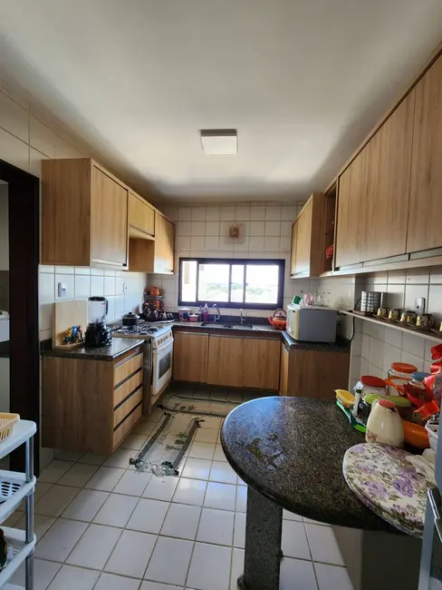 Apartamento com 5 quartos à venda em Capuchinhos, Feira De Santana - BA - imagem 7 Foto 7 de Apartamento com 5 quartos à venda em Capuchinhos, Feira De Santana - BA