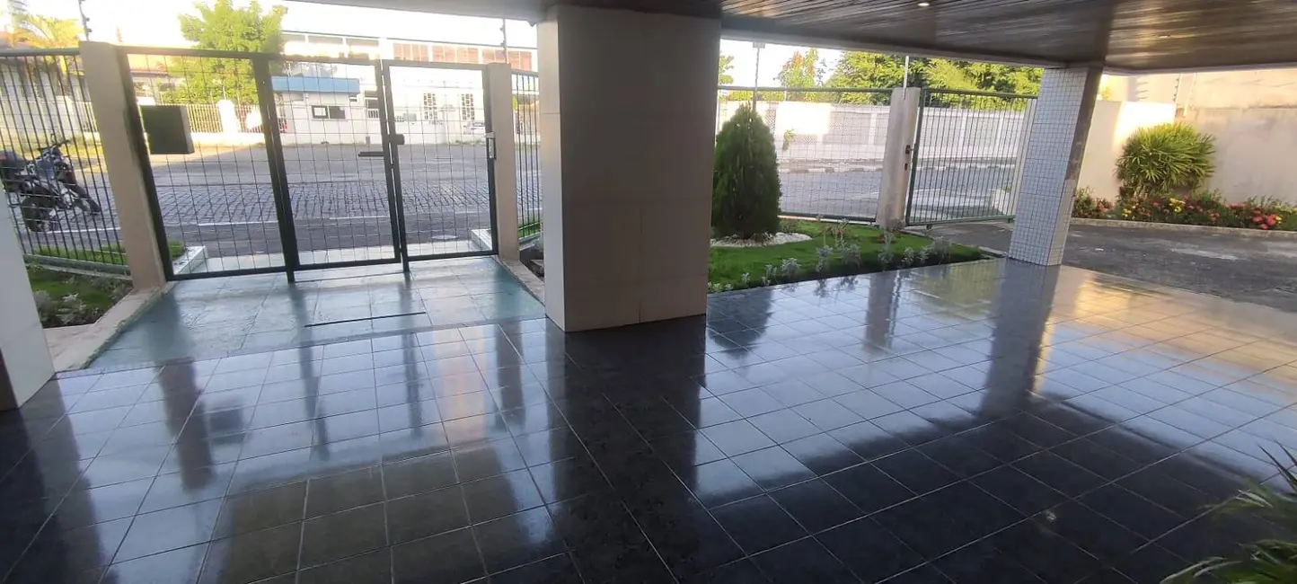 Foto 2 de Apartamento com 3 quartos à venda em Capuchinhos, Feira De Santana - BA