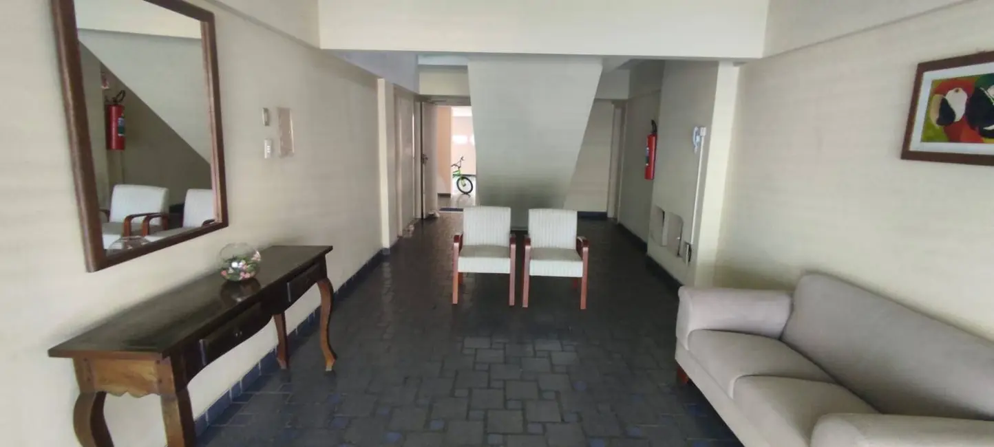 Foto 3 de Apartamento com 3 quartos à venda em Capuchinhos, Feira De Santana - BA