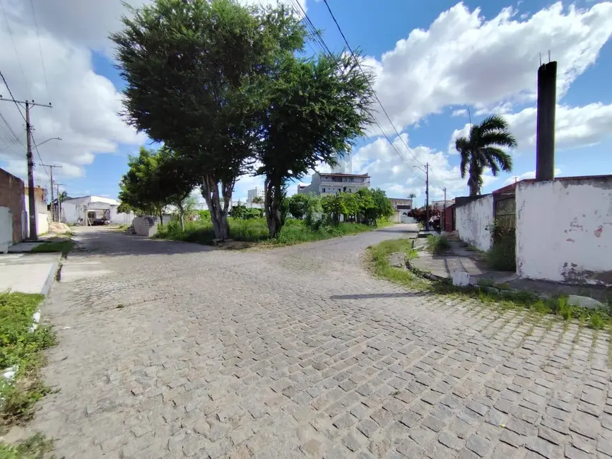 Foto 1 de Terreno / Lote à venda, 530m2 em Conceição, Feira De Santana - BA