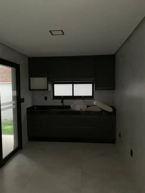 Casa de Condomínio com 4 quartos para alugar em Papagaio, Feira De Santana - BA - imagem 4 Foto 4 de Casa de Condomínio com 4 quartos para alugar em Papagaio, Feira De Santana - BA