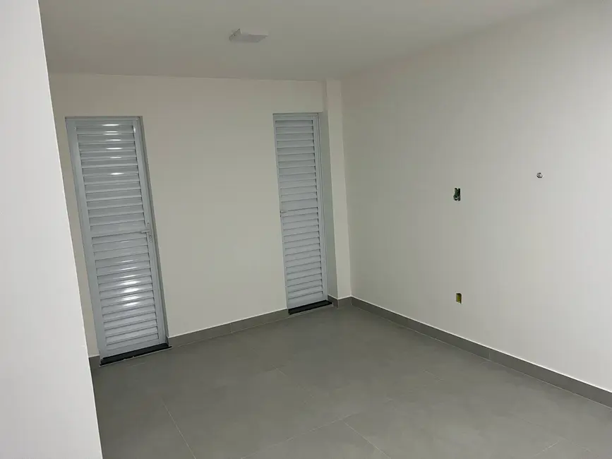 Sala Comercial para alugar, 38m2 em Santa Mônica, Feira De Santana - BA - imagem 6 Foto 6 de Sala Comercial para alugar, 38m2 em Santa Mônica, Feira De Santana - BA