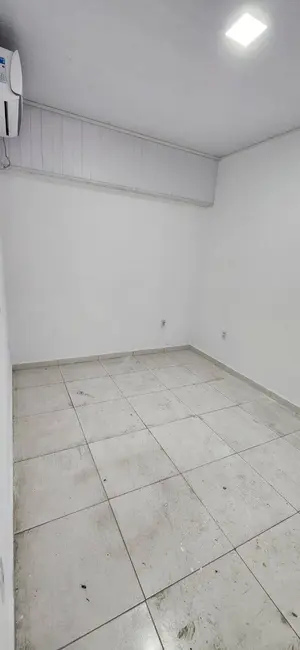Armazém / Galpão à venda, 250m2 em Tomba, Feira De Santana - BA - imagem 4 Foto 4 de Armazém / Galpão à venda, 250m2 em Tomba, Feira De Santana - BA