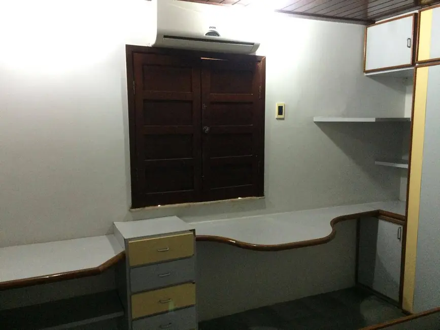 Casa com 4 quartos à venda, 300m2 em Feira De Santana - BA - imagem 7 Foto 7 de Casa com 4 quartos à venda, 300m2 em Feira De Santana - BA