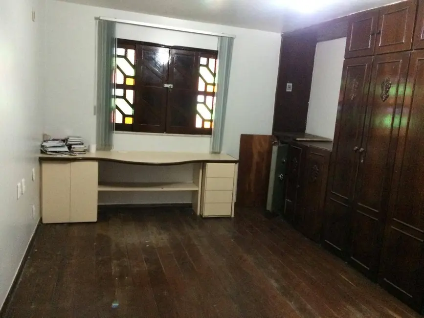 Casa com 4 quartos à venda, 300m2 em Feira De Santana - BA - imagem 9 Foto 9 de Casa com 4 quartos à venda, 300m2 em Feira De Santana - BA