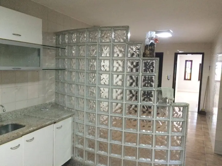 Casa com 4 quartos à venda, 300m2 em Feira De Santana - BA - imagem 6 Foto 6 de Casa com 4 quartos à venda, 300m2 em Feira De Santana - BA