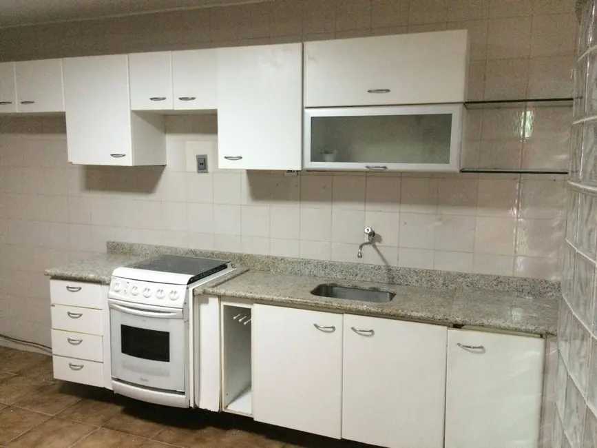 Casa com 4 quartos à venda, 300m2 em Feira De Santana - BA - imagem 4 Foto 4 de Casa com 4 quartos à venda, 300m2 em Feira De Santana - BA