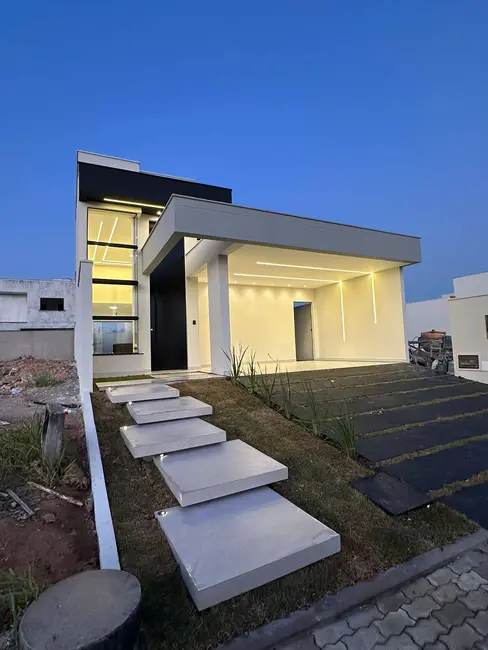 Foto 1 de Casa com 3 quartos à venda, 200m2 em Sim, Feira De Santana - BA