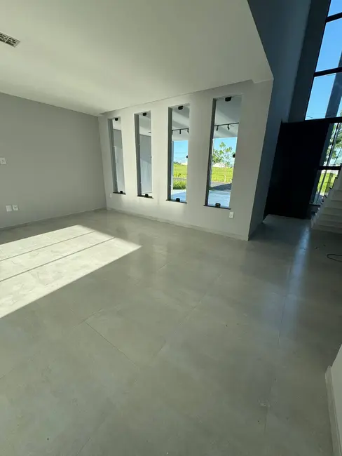 Foto 3 de Casa com 3 quartos à venda, 200m2 em Sim, Feira De Santana - BA