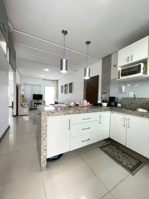 Foto 3 de Casa com 4 quartos à venda em Santa Mônica, Feira De Santana - BA