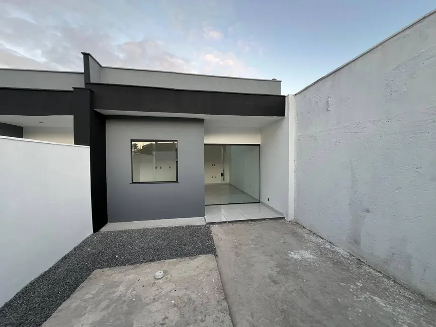 Foto 1 de Casa com 2 quartos à venda, 125m2 em Mangabeira, Feira De Santana - BA