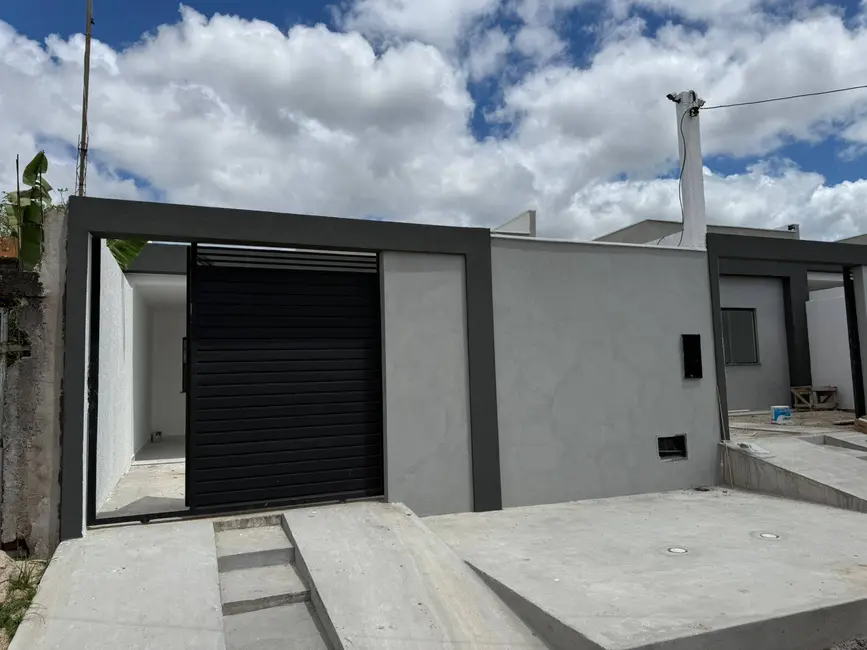 Foto 1 de Casa com 3 quartos à venda, 166m2 em Mangabeira, Feira De Santana - BA