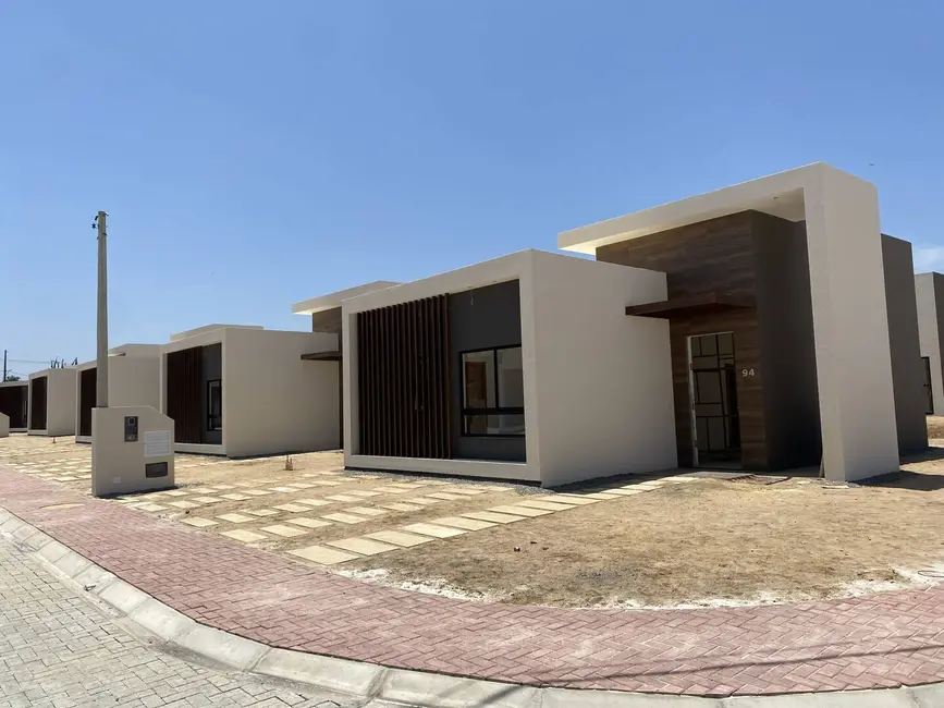 Casa com 3 quartos à venda em Registro, Feira De Santana - BA - imagem 1 Foto 1 de Casa com 3 quartos à venda em Registro, Feira De Santana - BA