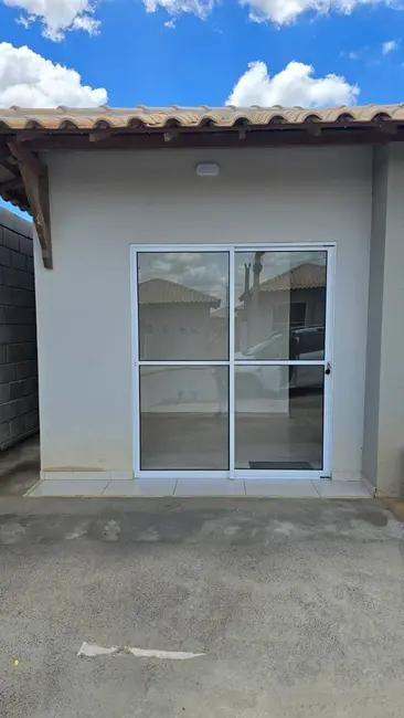 Foto 1 de Casa com 2 quartos para alugar em Sim, Feira De Santana - BA